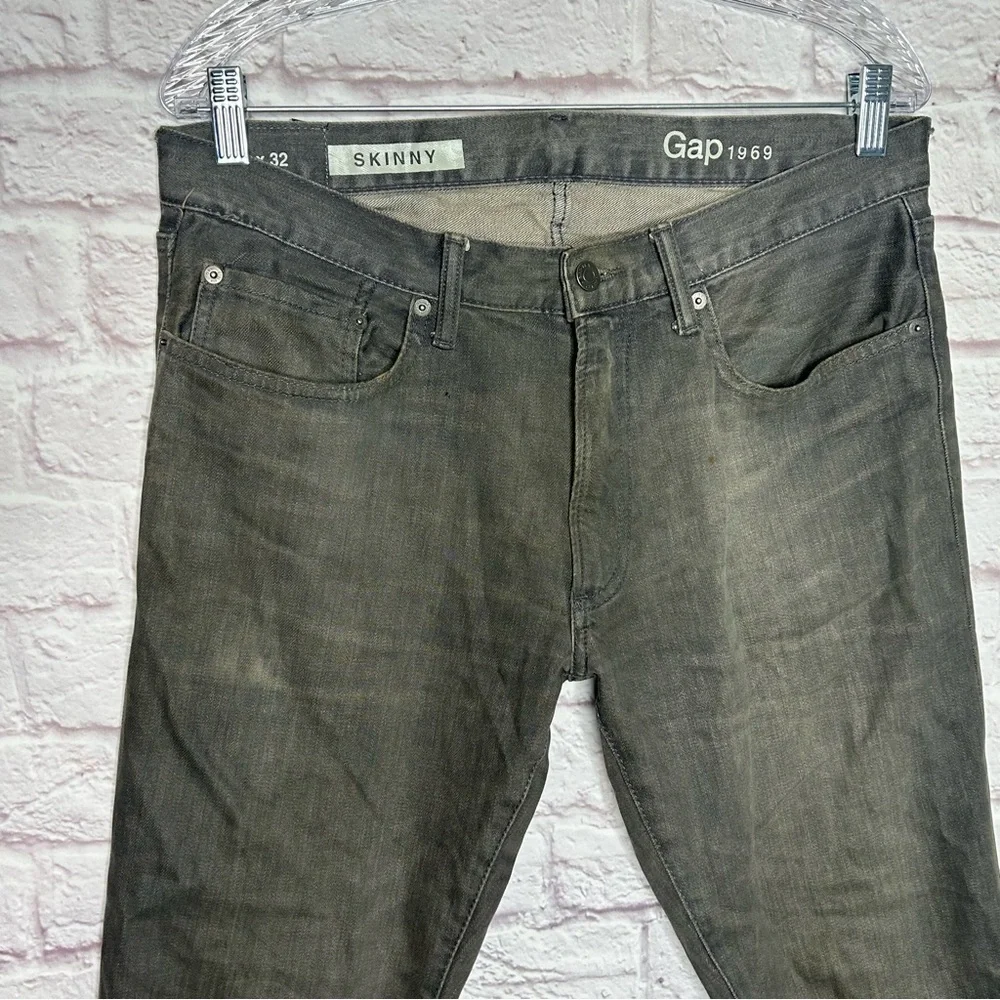 GAP men’s dark